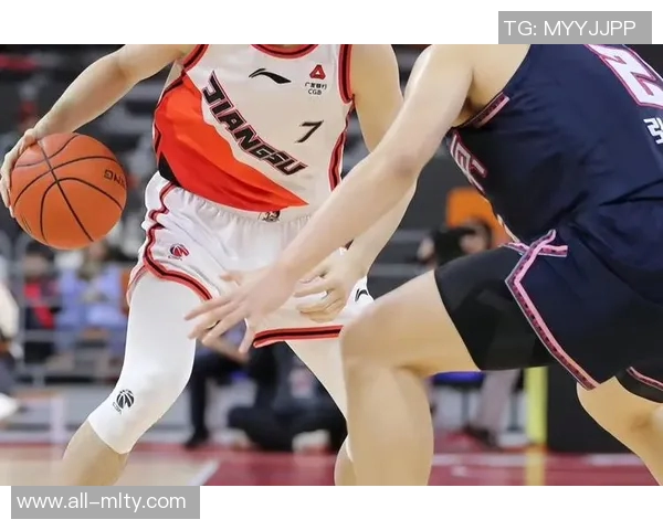 翟若云强调篮球团队精神的重要性团结协作是赢得比赛的核心要素