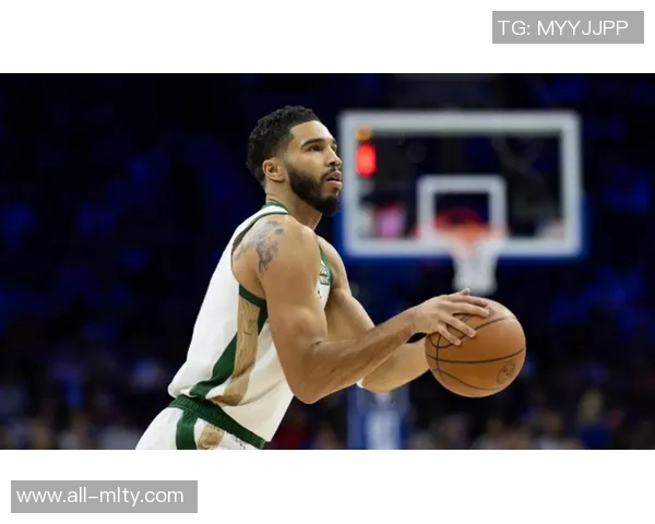 塔图姆复出在防守压力下成功完成单臂扣篮展现强大实力